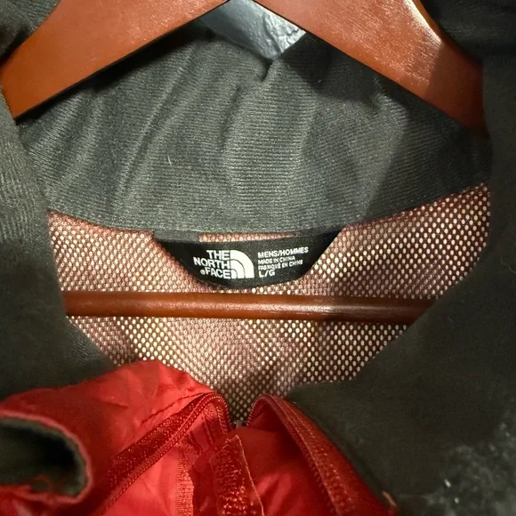 The North Face Rain Shell Jacket. Color:Dark Red Size:large - Picture 3 of 10